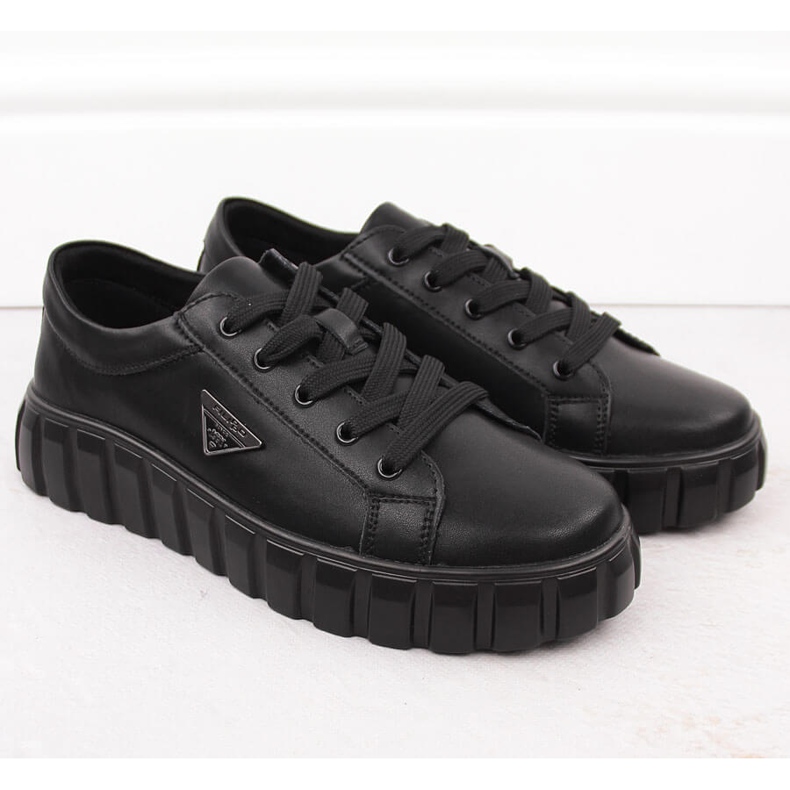 Skórzane półbuty damskie na platformie czarne Filippo DP4670 2