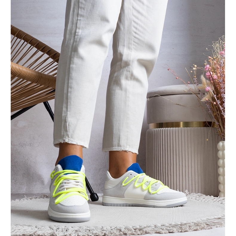 Szare sneakersy z neonowymi sznurówkami Aucoin białe 1