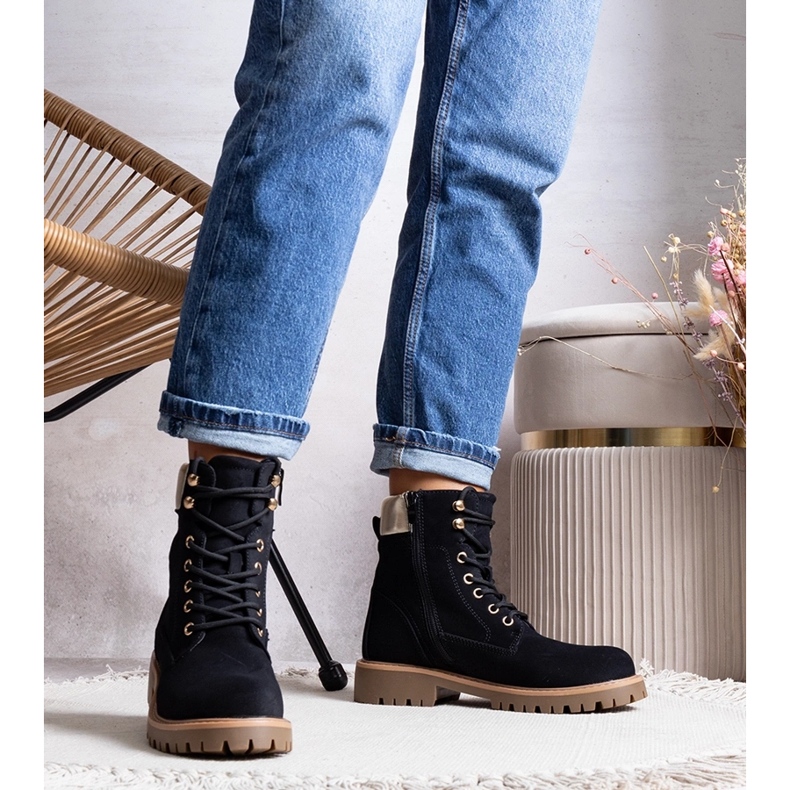 Czarne ocieplane traperki Amata 1