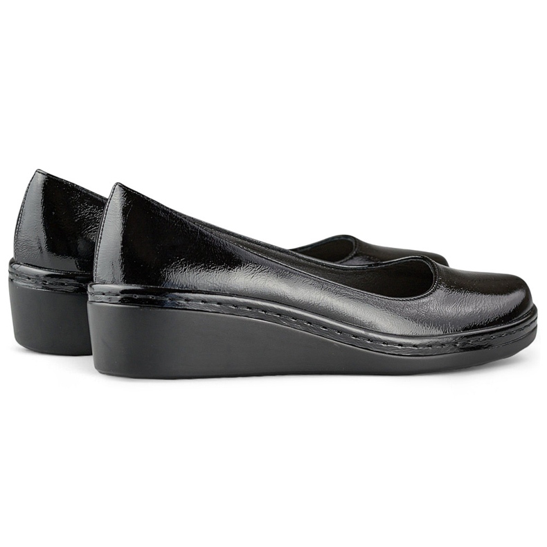 Lakierowane czarne czółenka półbuty damskie na niskiej koturnie 1