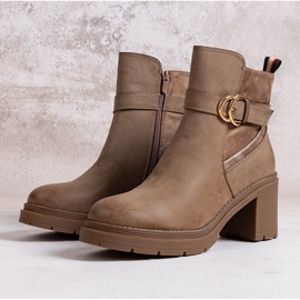 Ciemnobeżowe botki na słupku Mirka beżowy 1