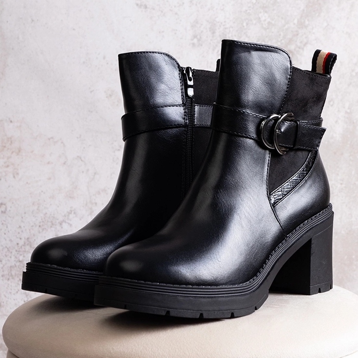 Czarne botki na słupku Mirka 1