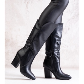 Czarne kozaki na słupku z eko skóry Amare 2