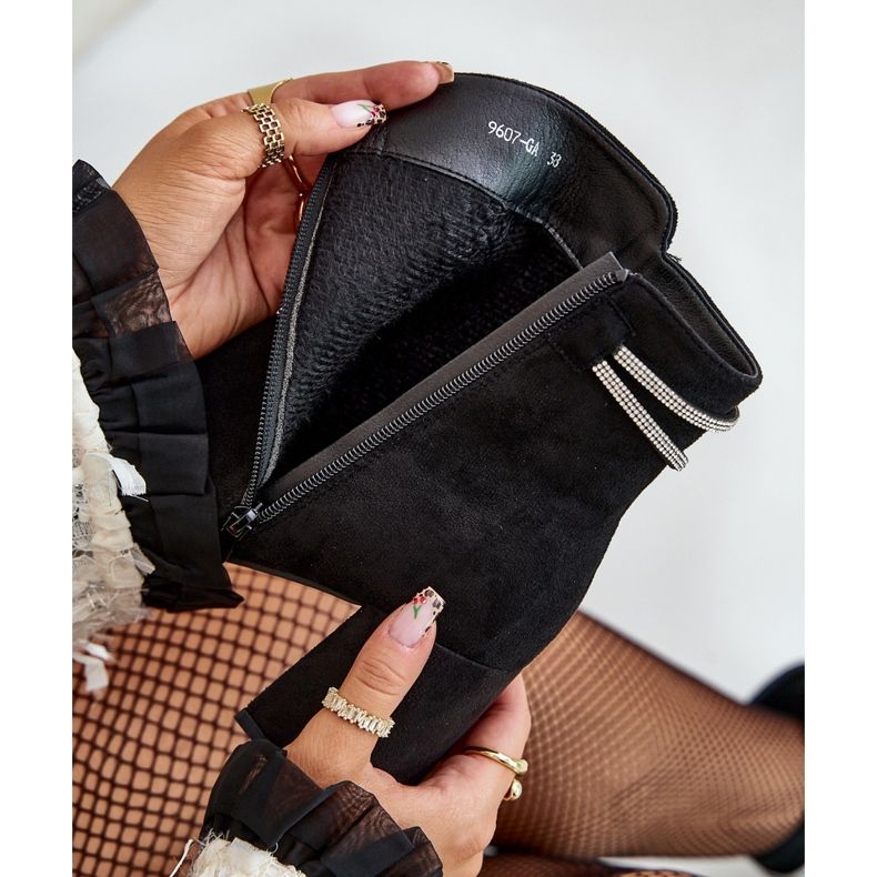 Ocieplane Botki Damskie Na Słupku Eko Zamszowe Czarne Saivia 2