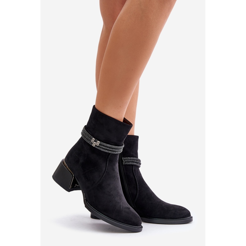 S.Barski Ocieplane Botki Damskie Na Niskim Obcasie Z Ozdobnymi Paskami D&A MR880-027 Czarne 1