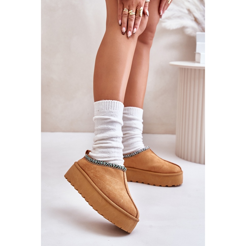 Kapcie Damskie Na Platformie Z Haftem Camel Neroma beżowy 2