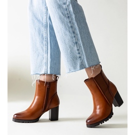 Brązowe botki na słupku z eko skóry Zinah 1