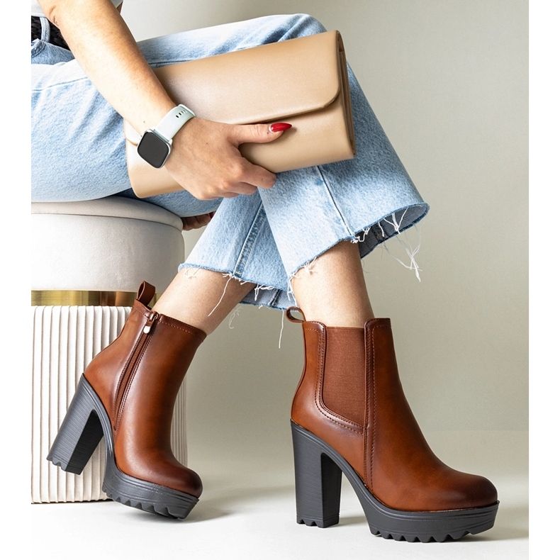 Brązowe botki na wysokim słupku Maladi 1