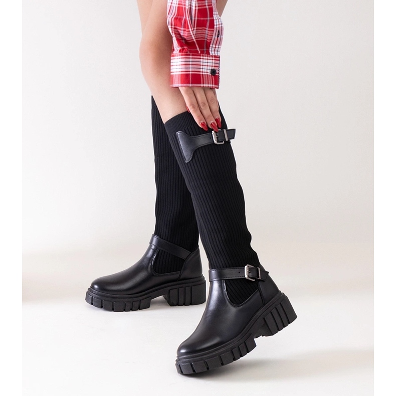 Wsuwane czarne kozaki z elastyczną cholewką Miste 2