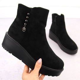 Botki damskie zamszowe na grubej platformie czarne Potocki 11305 1