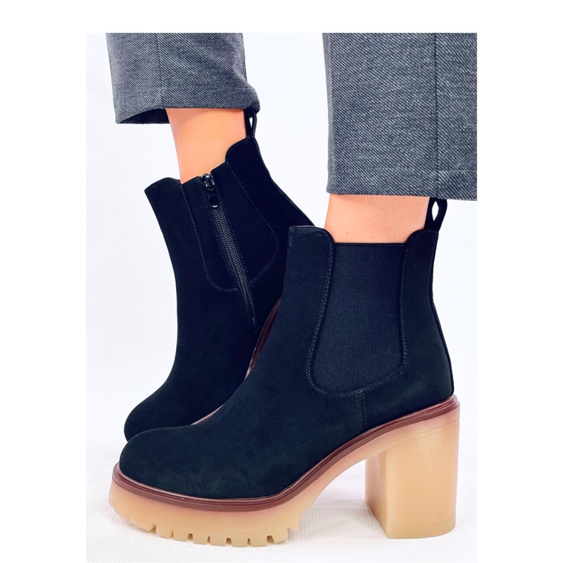 Botki na szerokim obcasie i protektorze Mattis Black - Inello czarne 1