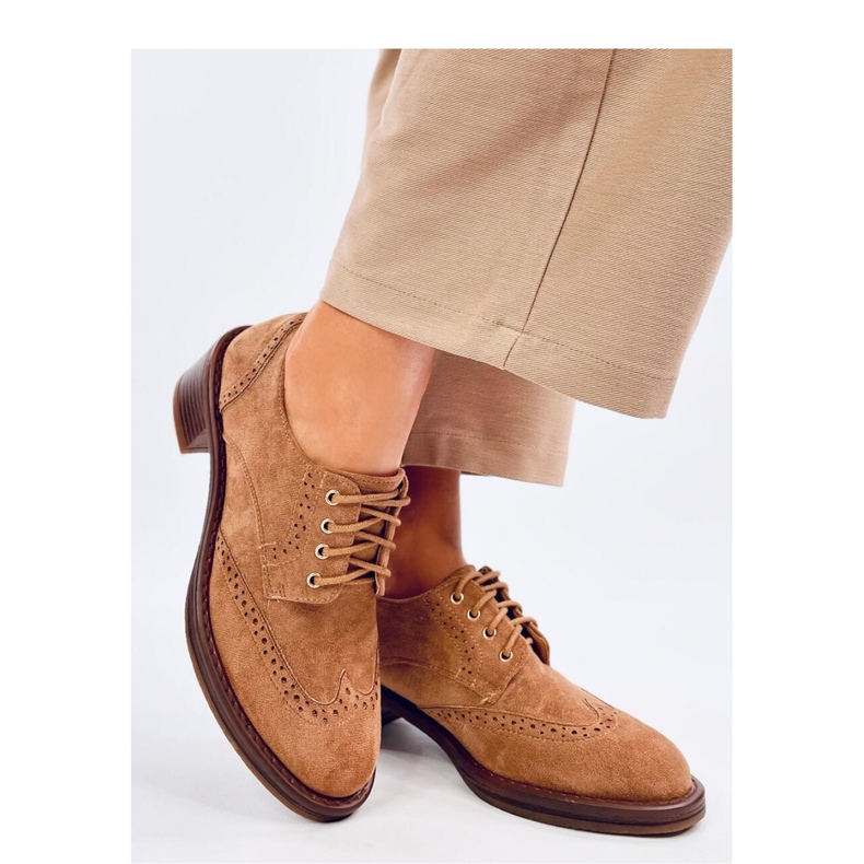 Mokasyny na obcasie Vedra Camel - Inello brązowe 1