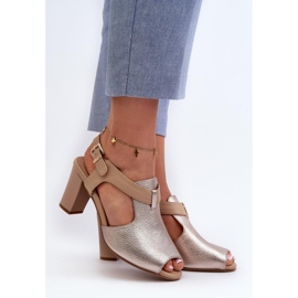 Sandały Model Queenmarie ASA228-3 Gold - Step in style żółte 1