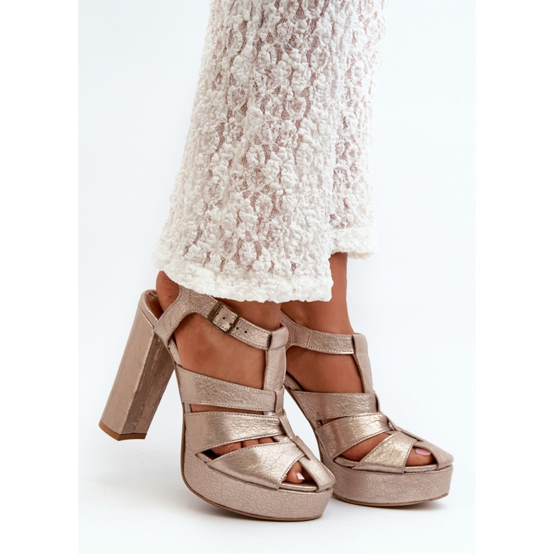 Sandały Model Maciejka 06050-25 Gold - Step in style żółte 1