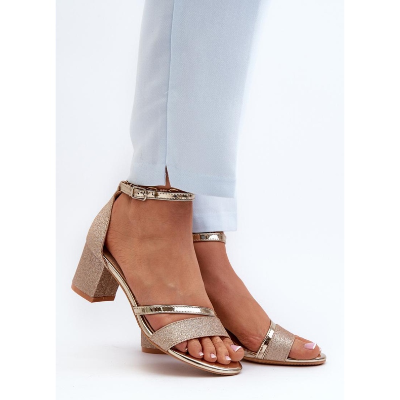 Sandały Model Ploemis 20244 Gold - Step in style żółte 1