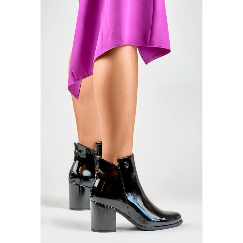 Botki Model Charlotte 260039B-LA Black Lakier - PRIMO czarne 2