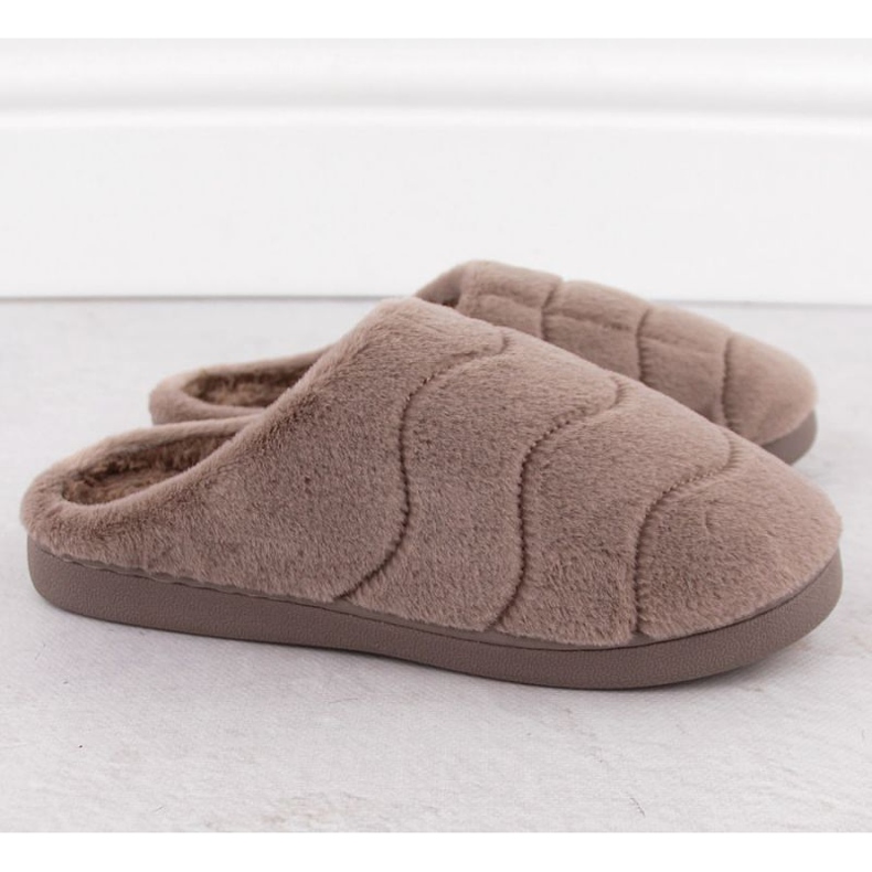 Kapcie domowe futerkowe Unisoft W 6622 EVE466A brązowy, beżowy/kremowy 2