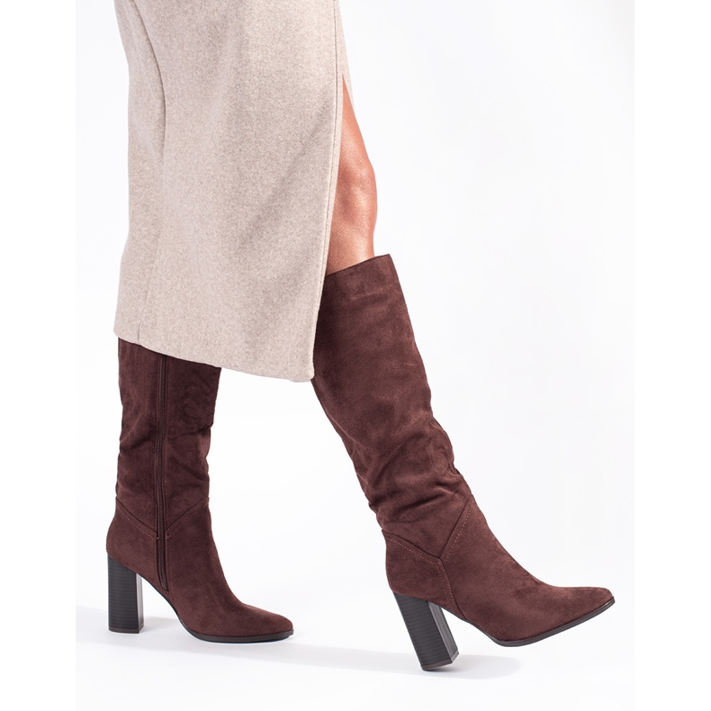 Brązowe zamszowe kozaki damskie przed kolano na słupku 2