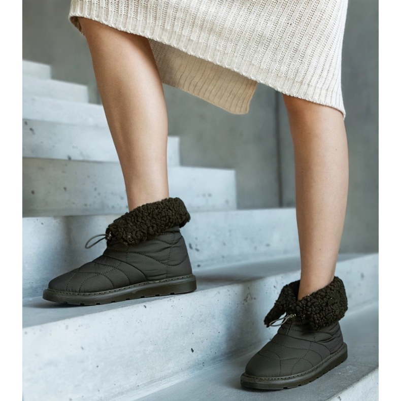 Zielone ocieplane śniegowce ze ściągaczem Caellita czarne 1