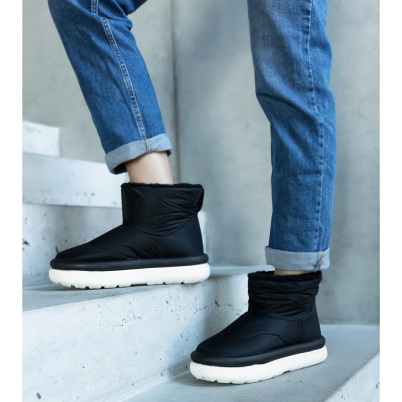 Czarne ciepłe śniegowce na platformie Cores 1