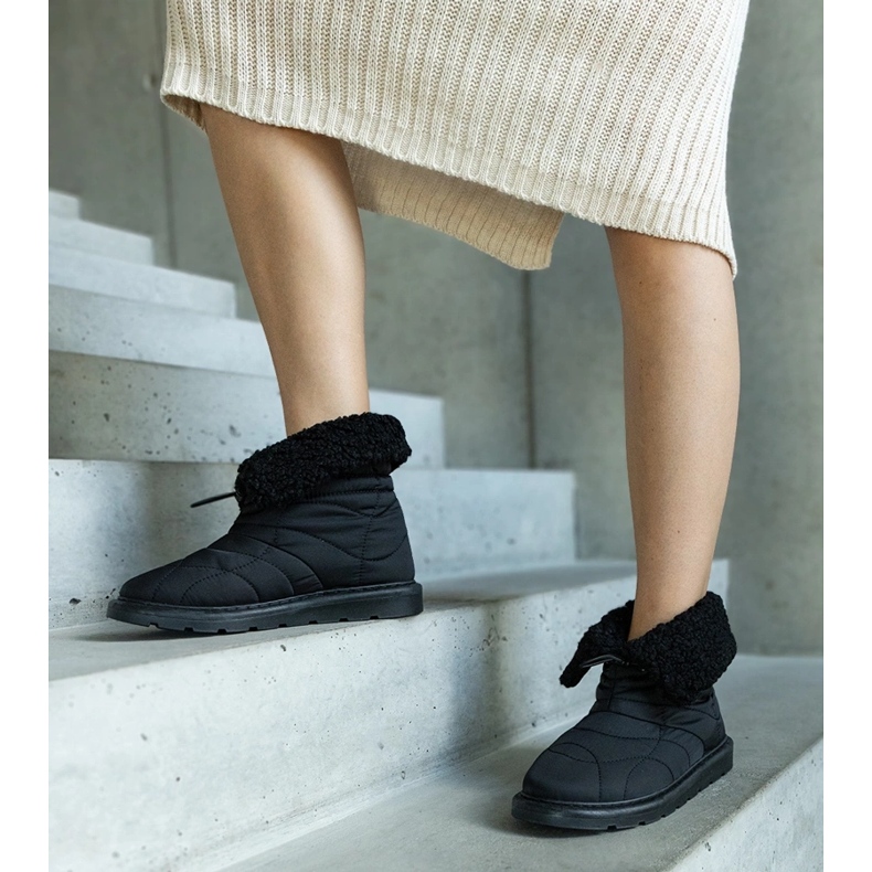 Czarne ocieplane śniegowce ze ściągaczem Caellita 1