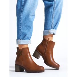 Brązowe botki damskie na słupku 1