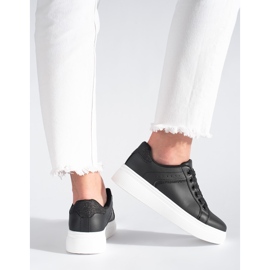 Czarne sneakersy na platformie 1