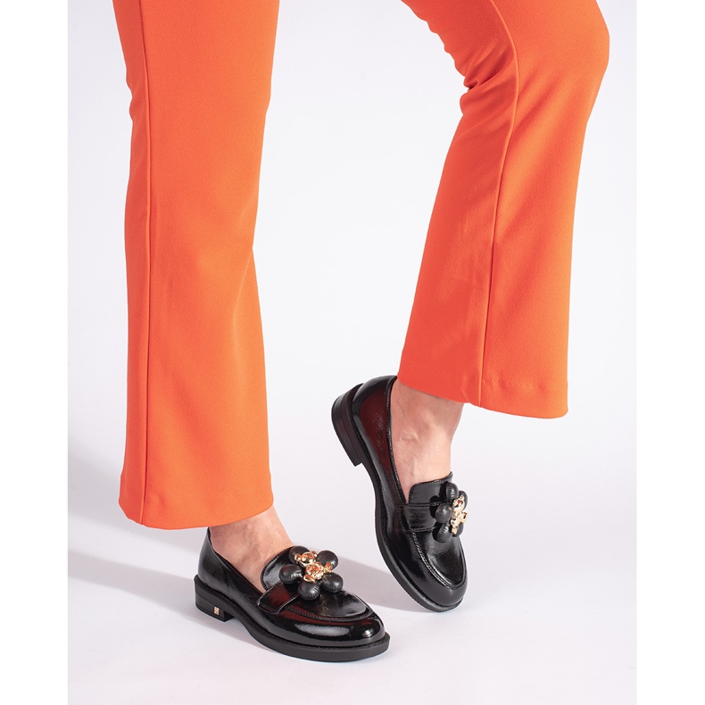 Czarne lakierowane mokasyny damskie z misiem 2