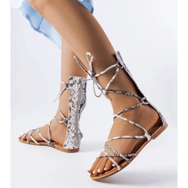 Wzorzyste sandały wysoko wiązane Heliport białe 1