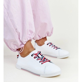 Białe skórzane trampki Vinceza 1