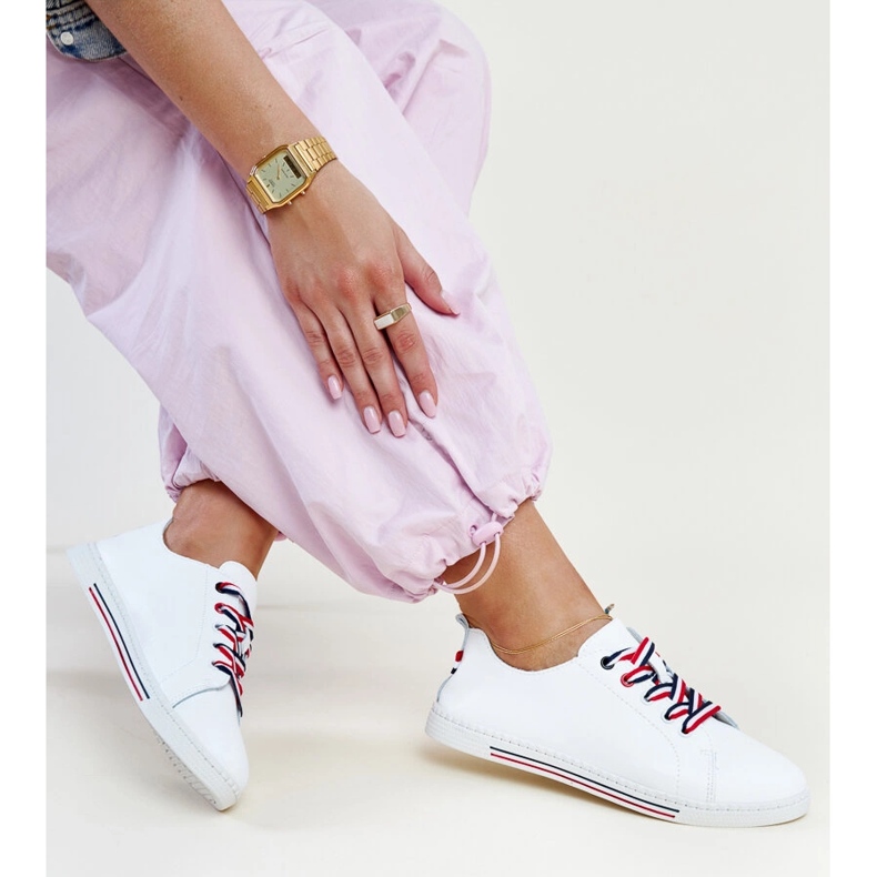 Białe skórzane trampki Vinceza 2