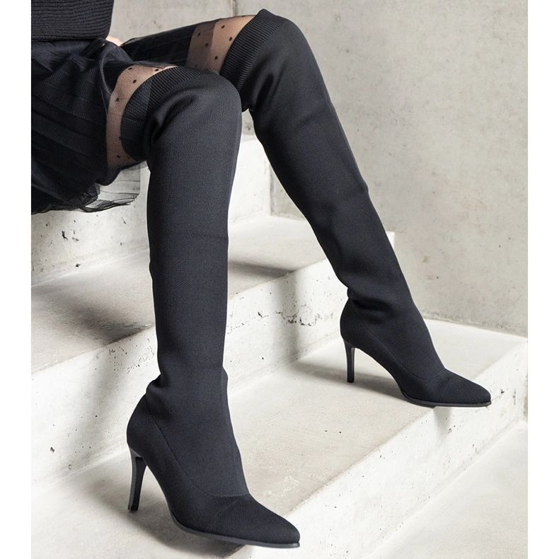 Czarne wsuwane kozaki na szpilce z elastyczna cholewką Atari 1