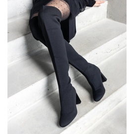 Czarne wsuwane kozaki na słupku z elastyczna cholewką Flamme 1