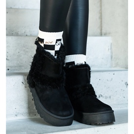 Czarne ekozamszowe śniegowce na platformie zdobione futrem Peters 1