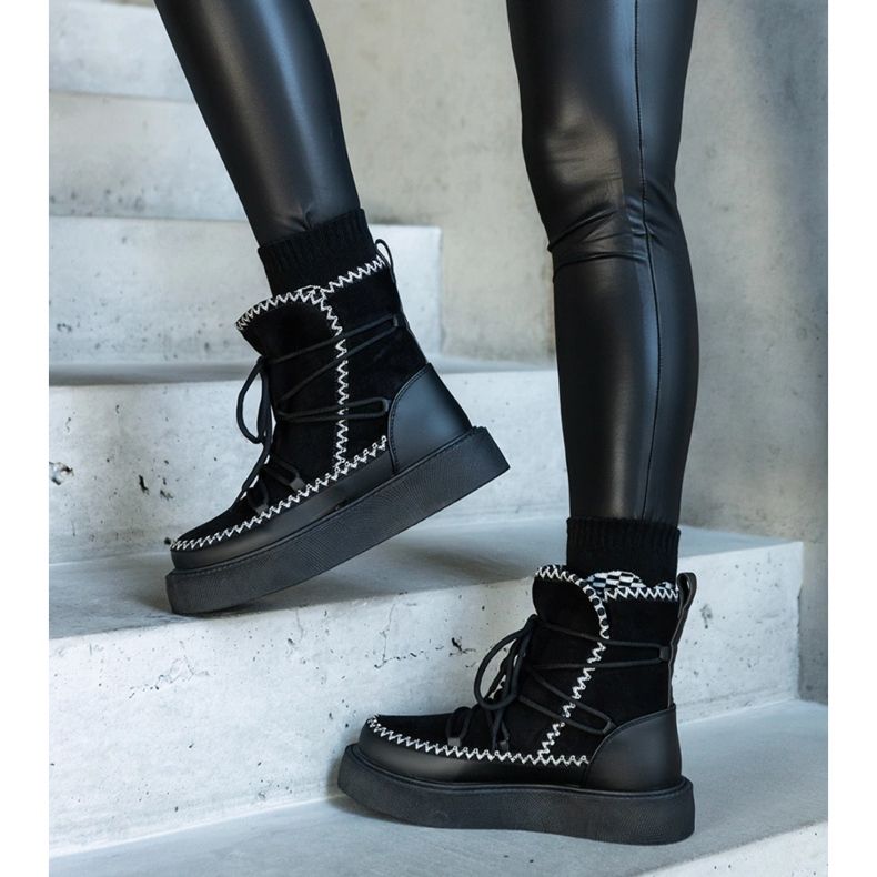 Czarne śniegowce na platformie sznurowane zdobione haftem Mckenzie 1