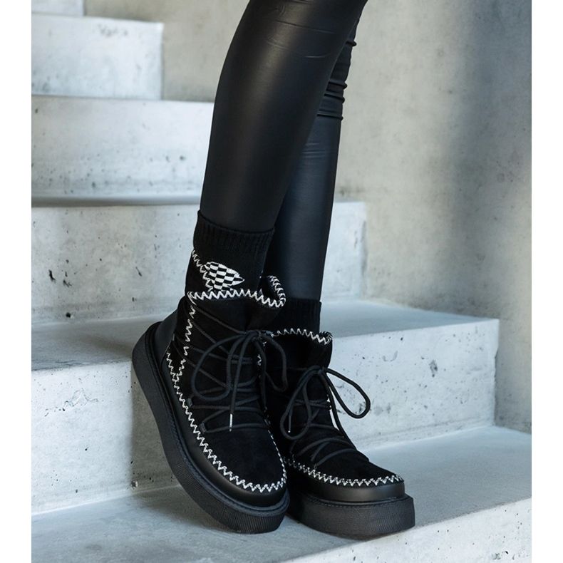 Czarne śniegowce na platformie sznurowane zdobione haftem Mckenzie 2