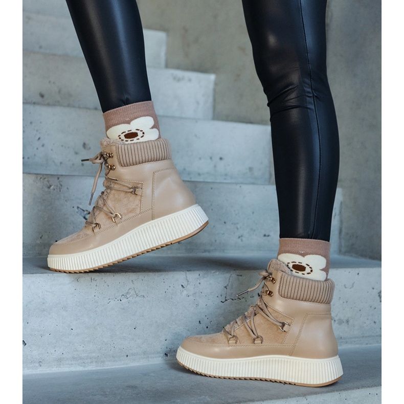 Beżowe botki na grubszej podeszwie Rosemarie beżowy 1