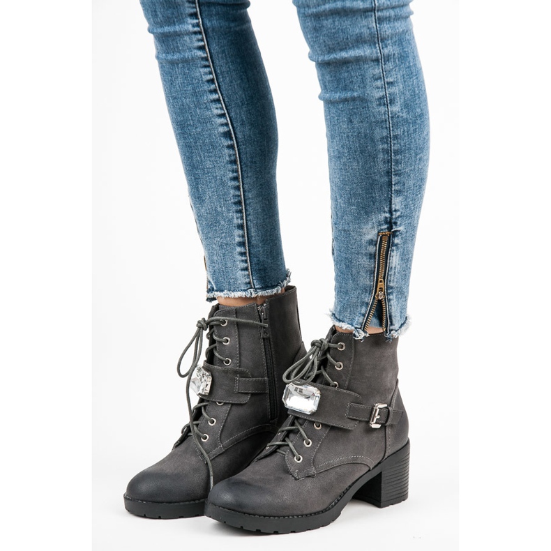 Kylie Workery na słupku szare 1