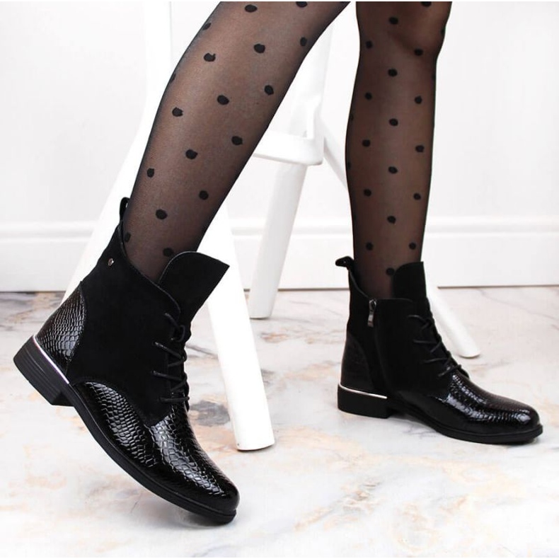 Skórzane lakierowane botki ocieplane Filippo W PAW476 czarne 2