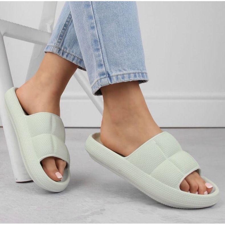 McKinley Klapki McKeylor W 76052 JAN290B zielone 1