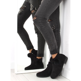 Botki damskie z pomponem czarne X-15 black 2