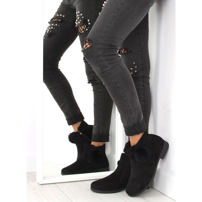 Botki damskie z pomponem czarne X-15 black 2