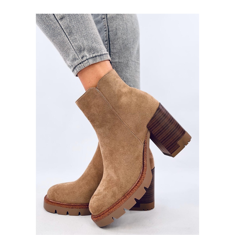 Botki na obcasie z protektorem beżowy 1