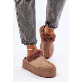 Kapcie Model 24890 Dark Beige beżowy 1