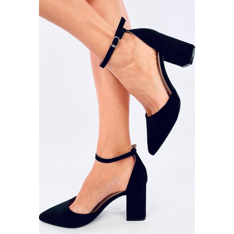 Czółenka na słupku zapinane na kostkę Black czarne 1