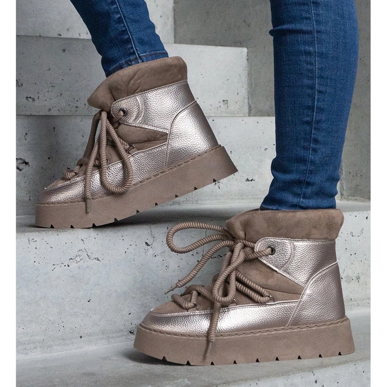 Ciemnobeżowe śniegowce damskie na platformie ocieplane futerkiem beżowy 1