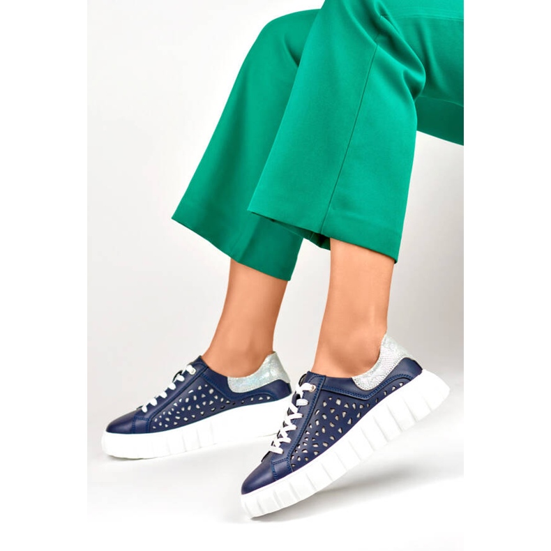 Skórzane półbuty perforowane na platformie granatowe GD-XF72N niebieskie 1