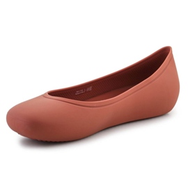 Buty Crocs Brooklyn Flat 209384-2DT czerwone 6