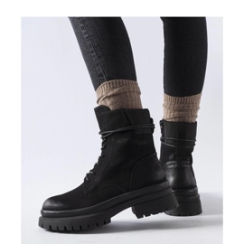 Czarne trapery z przetartym noskiem Vadnais - Solea 1