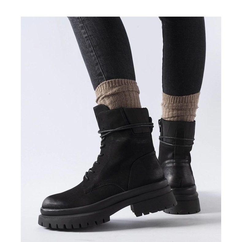 Czarne trapery z przetartym noskiem Vadnais - Solea 1